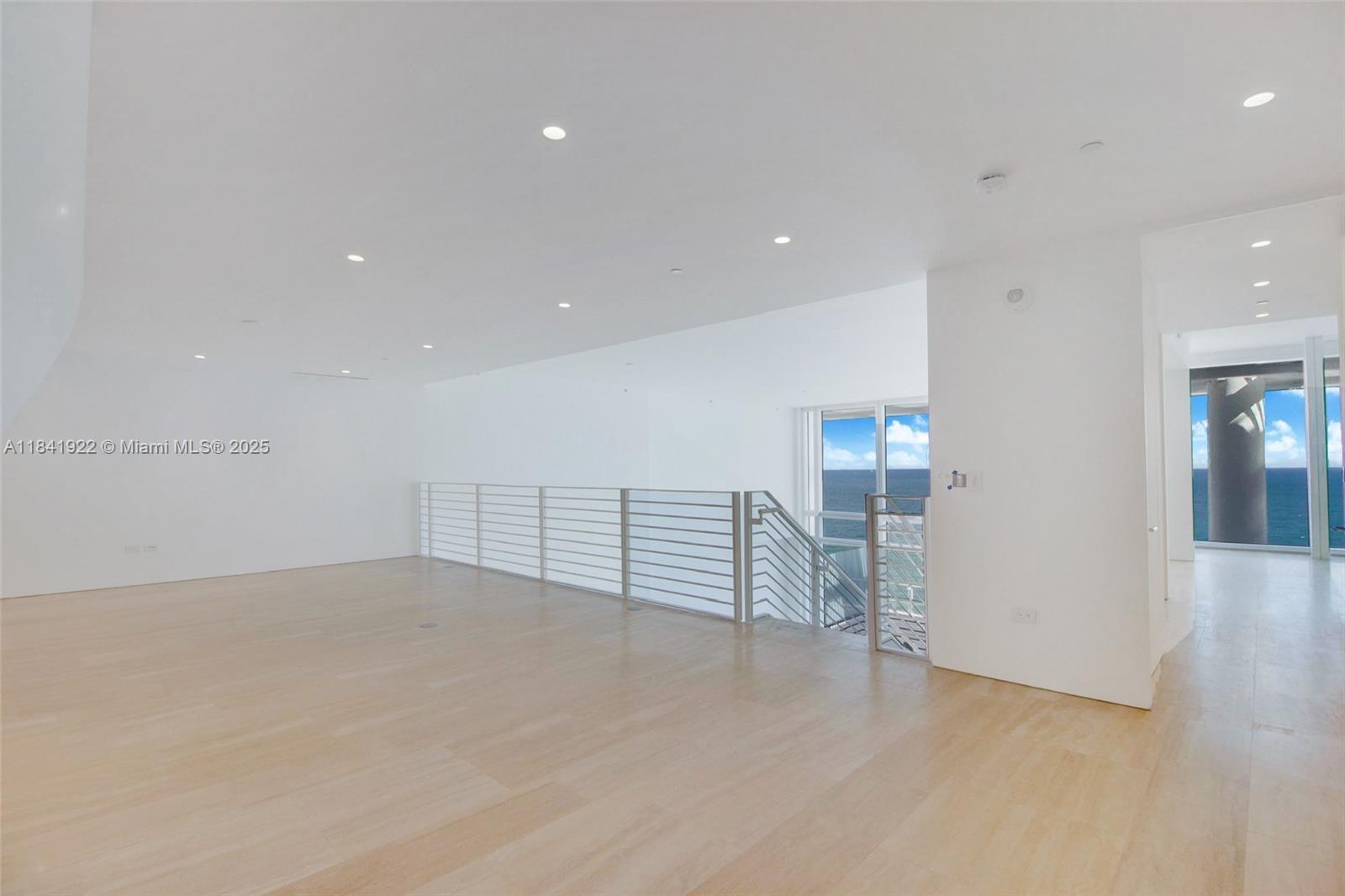 SURF CLUB CONDO - Residential