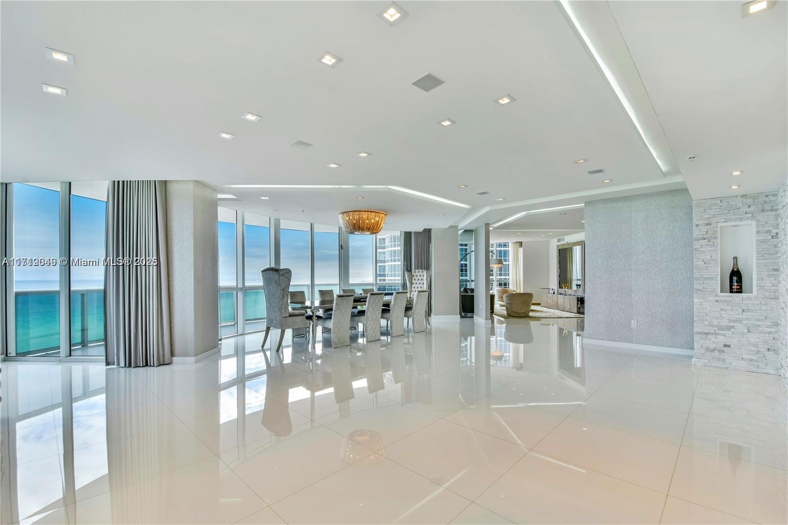 TRUMP ROYALE CONDO - Residential