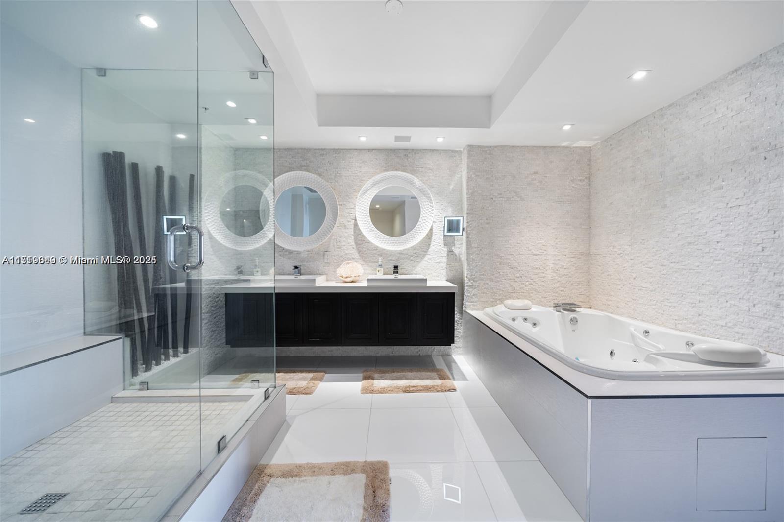 TRUMP ROYALE CONDO - Residential