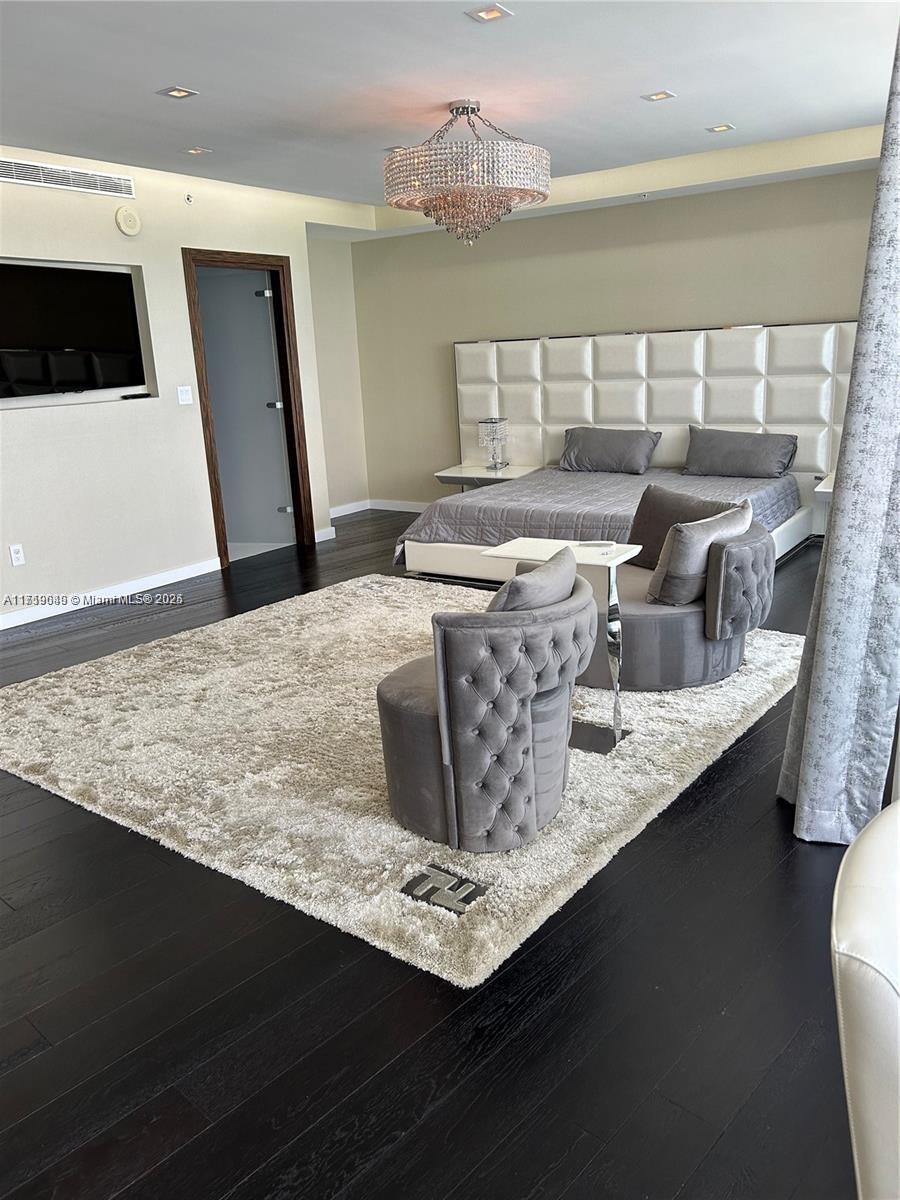 TRUMP ROYALE CONDO - Residential