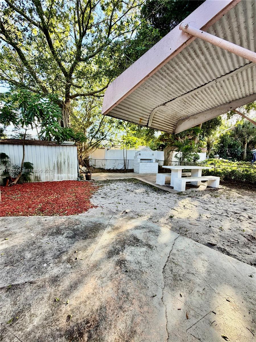 NORTH ANDREWS GARDENS FIR - Residential