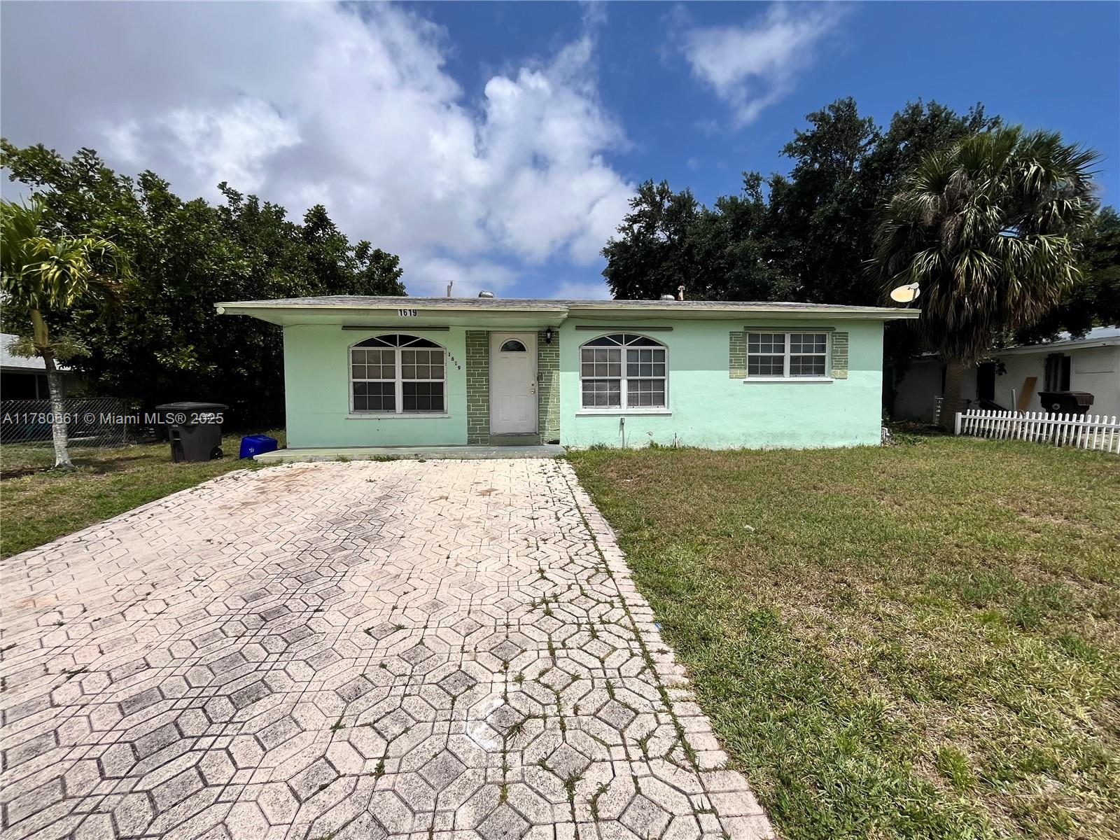 Great investment opportunity. AC and water heating in great condition and no more than 3 years old. Roof will need to be replaced. Was rented for 2100 a month but can be increased to $2700 with some renovations. Call listing agent for more information