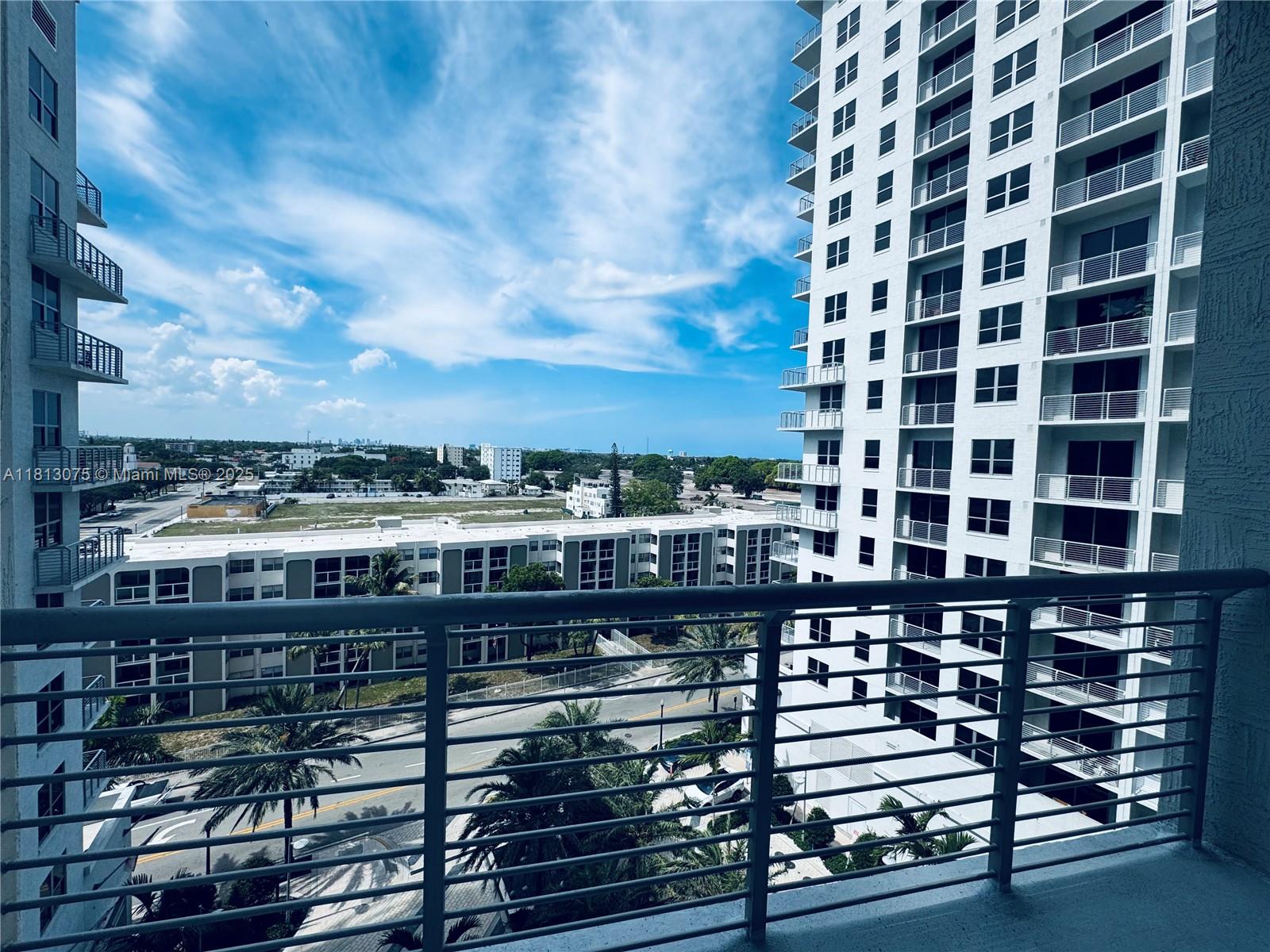 1776 Polk St 817, Hollywood, Broward County, Florida - 1 Bedrooms  
1 Bathrooms - 