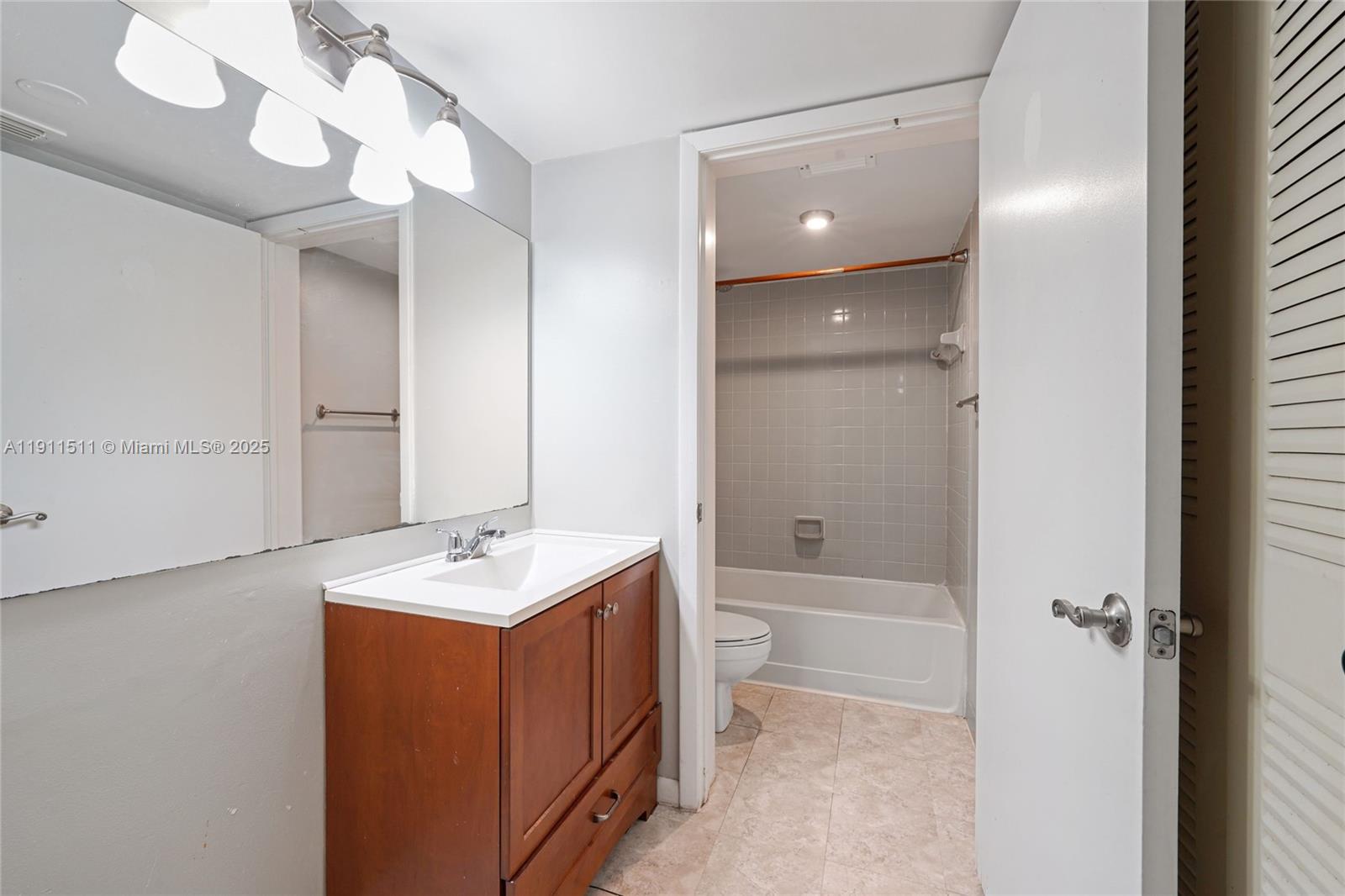 LAKEVIEW CLUB CONDO - Residential