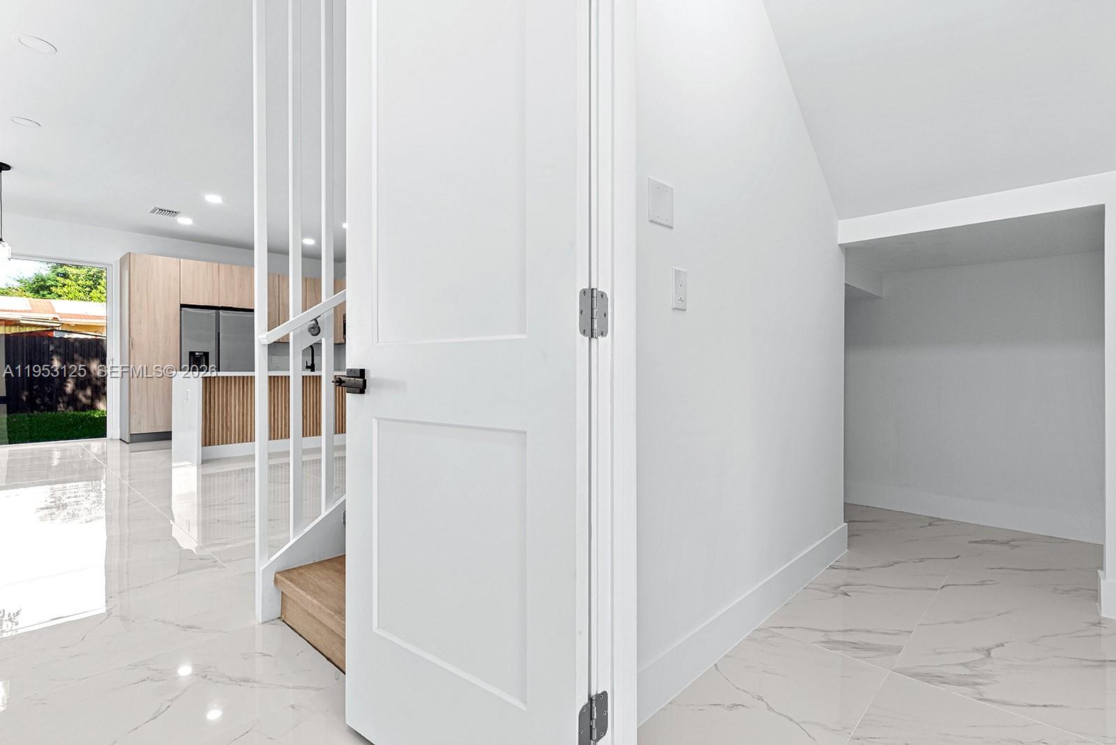 NORTH MIAMI ESTATES - Residential Income