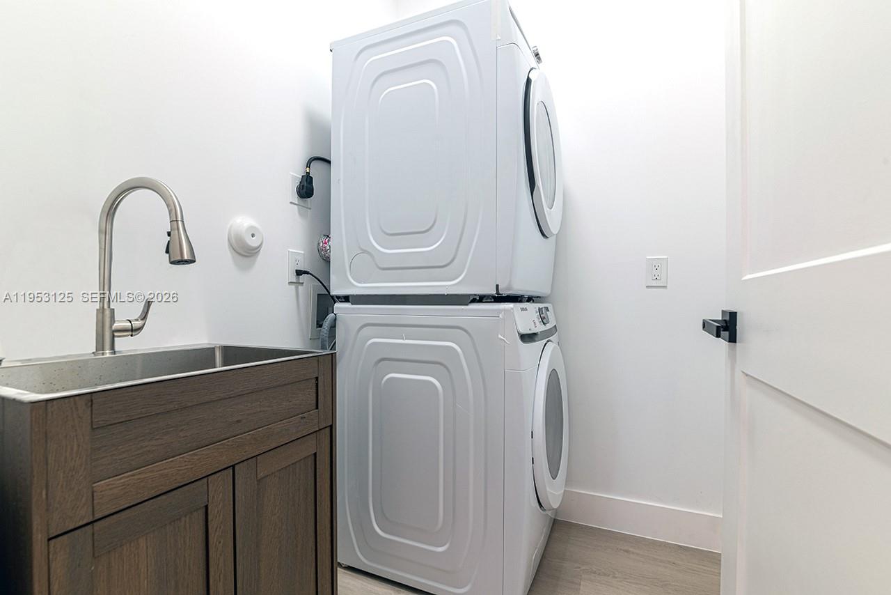 NORTH MIAMI ESTATES - Residential Income