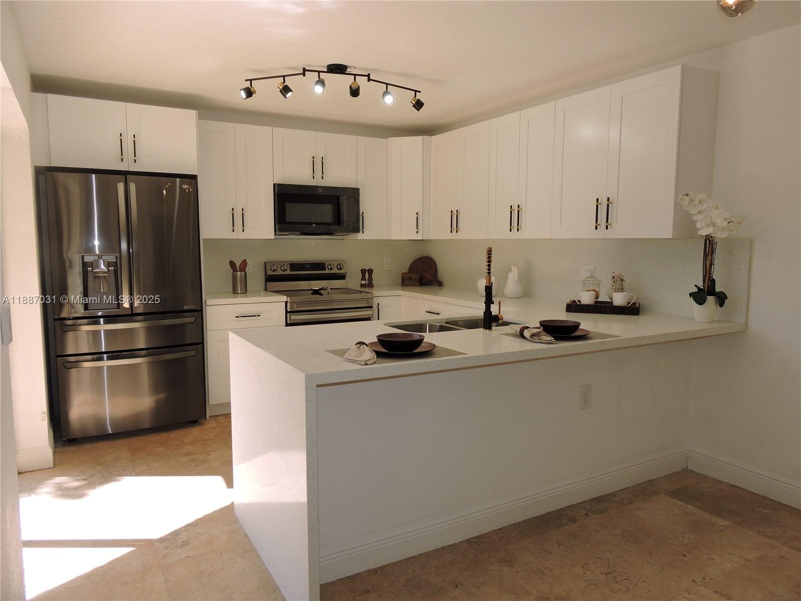 C H E ACRES - Residential Lease