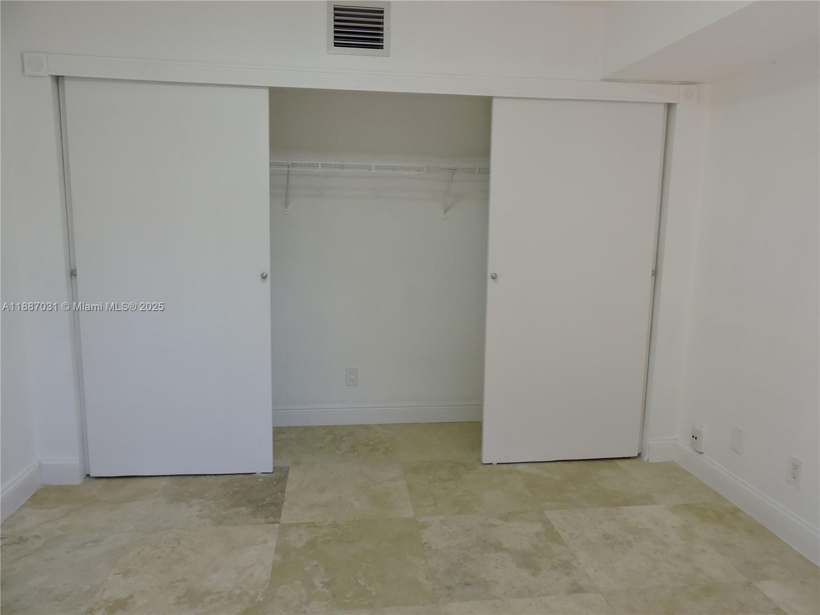 C H E ACRES - Residential Lease