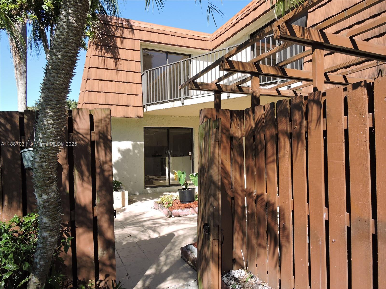 C H E ACRES - Residential Lease