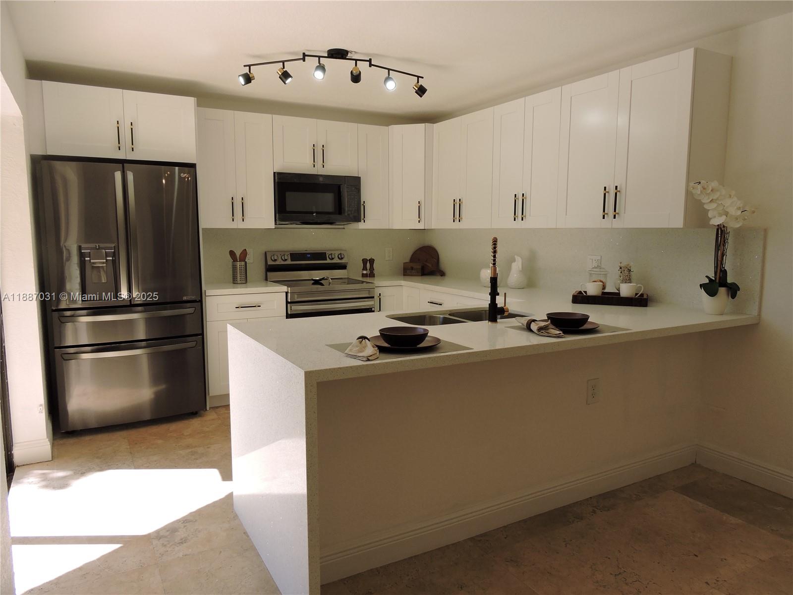 C H E ACRES - Residential Lease