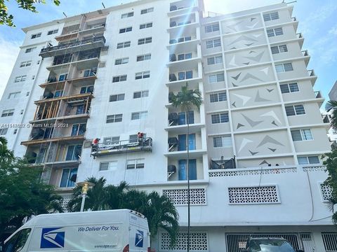 Condominium in Miami Beach FL 1750 James Ave.jpg