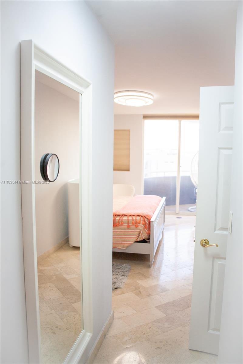 LA GORCE PALACE CONDO - Residential Lease