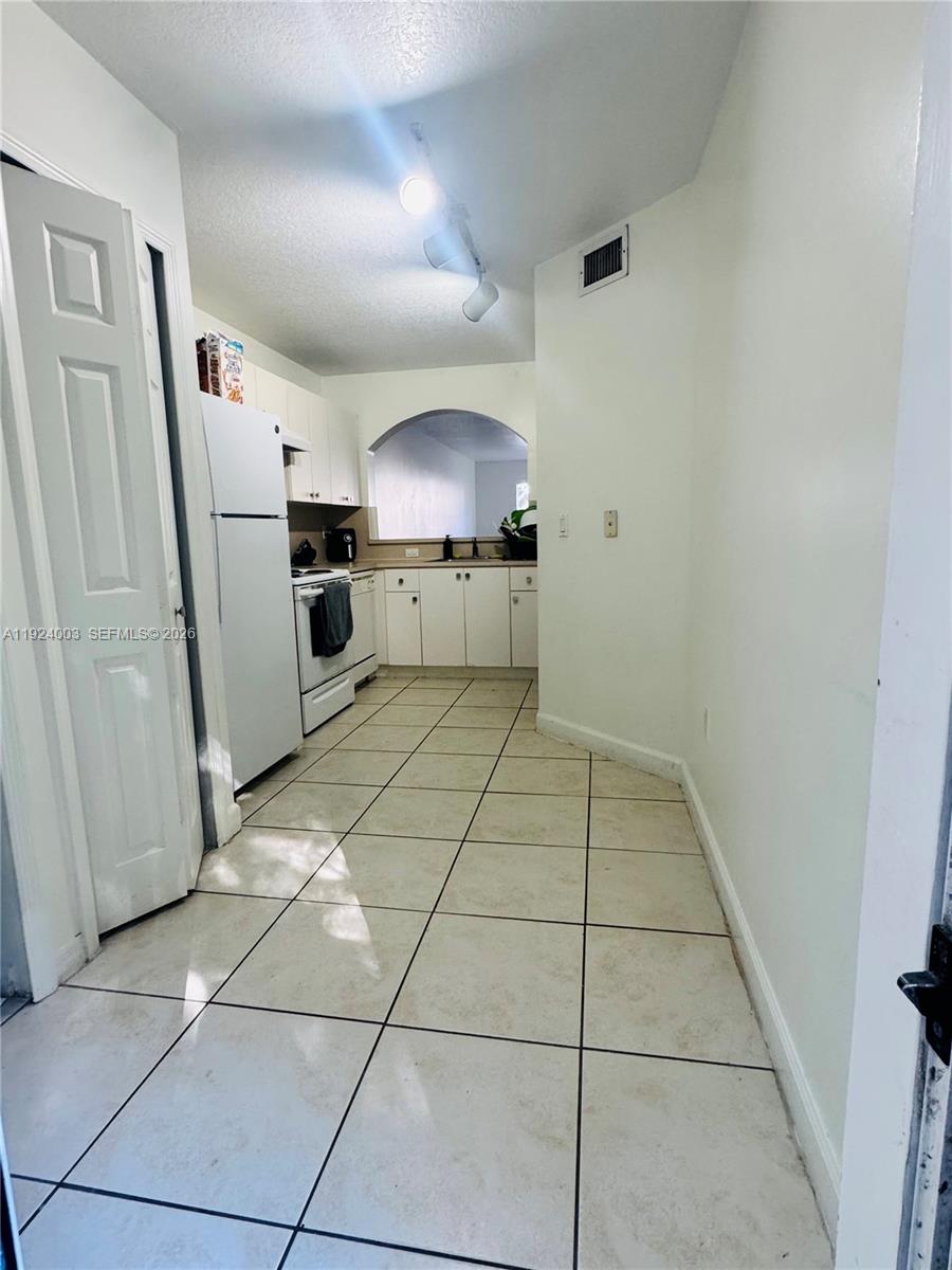 VENETIA GARDENS SOUTH CON - Residential