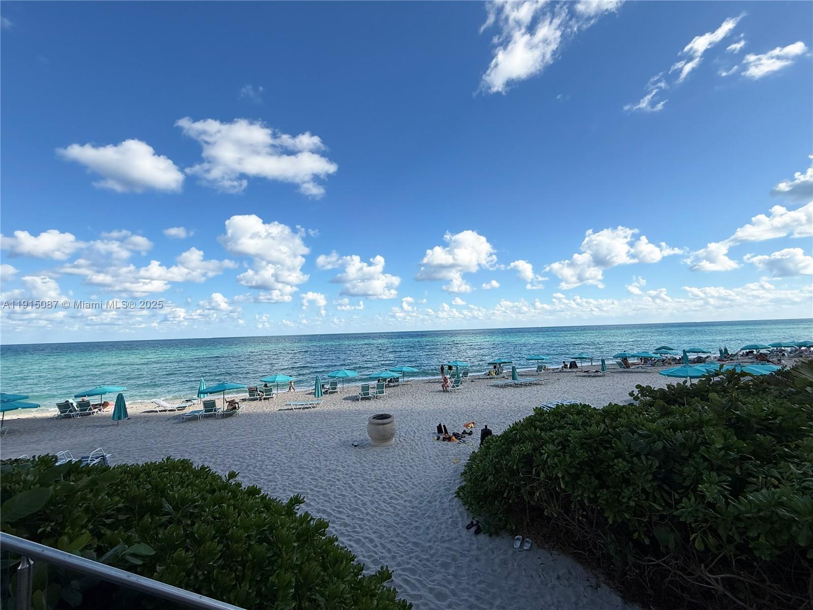 WAVE CONDO - Residential