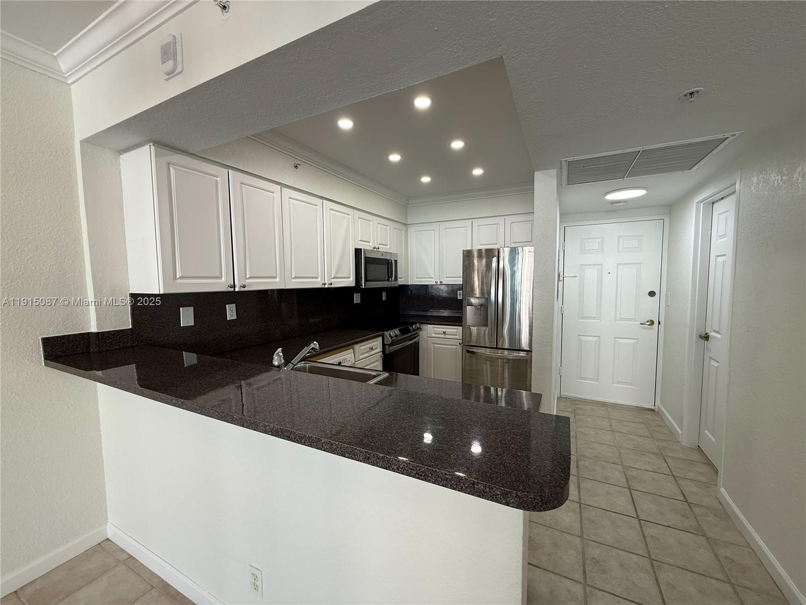 WAVE CONDO - Residential