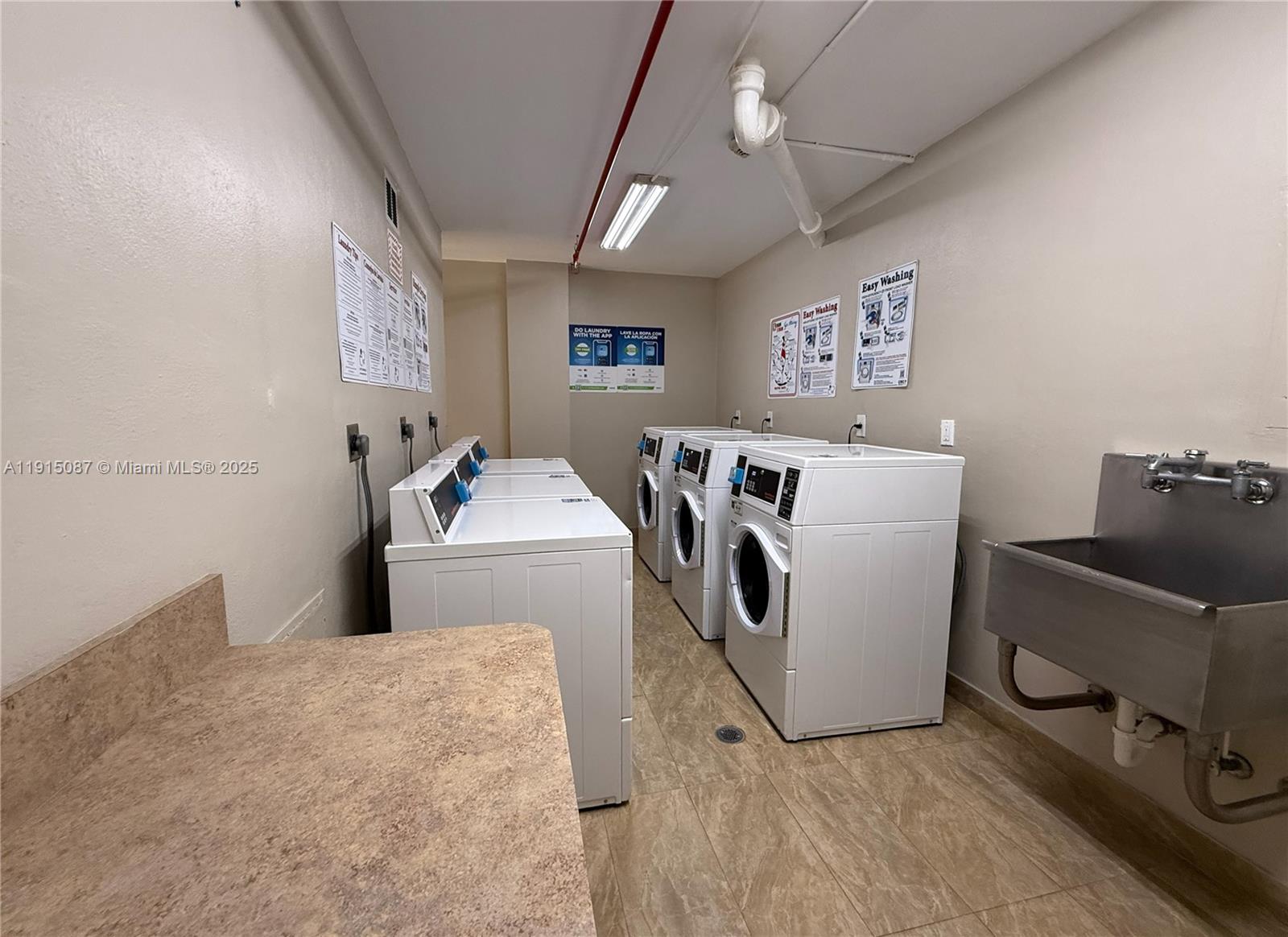 WAVE CONDO - Residential