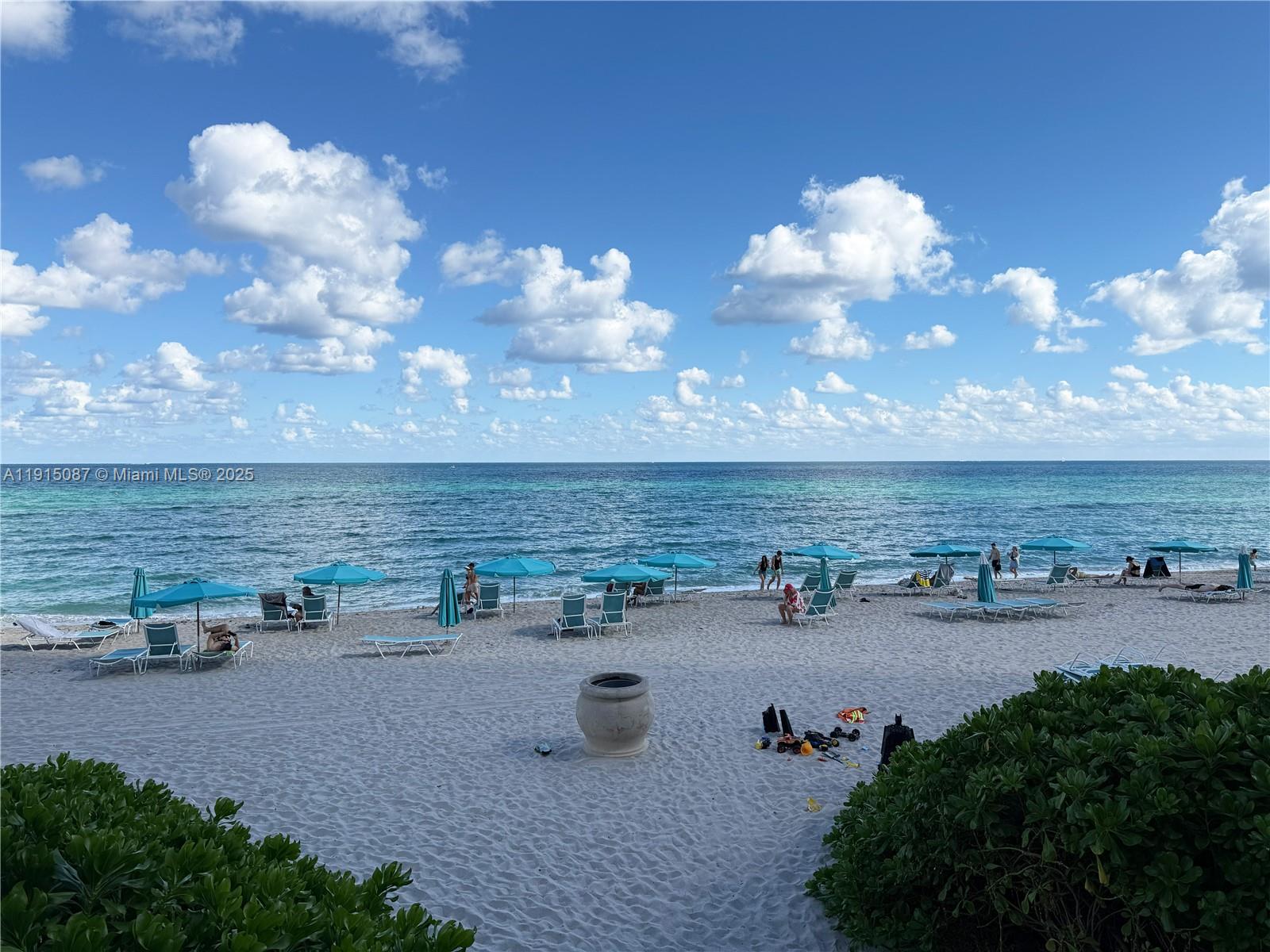 WAVE CONDO - Residential