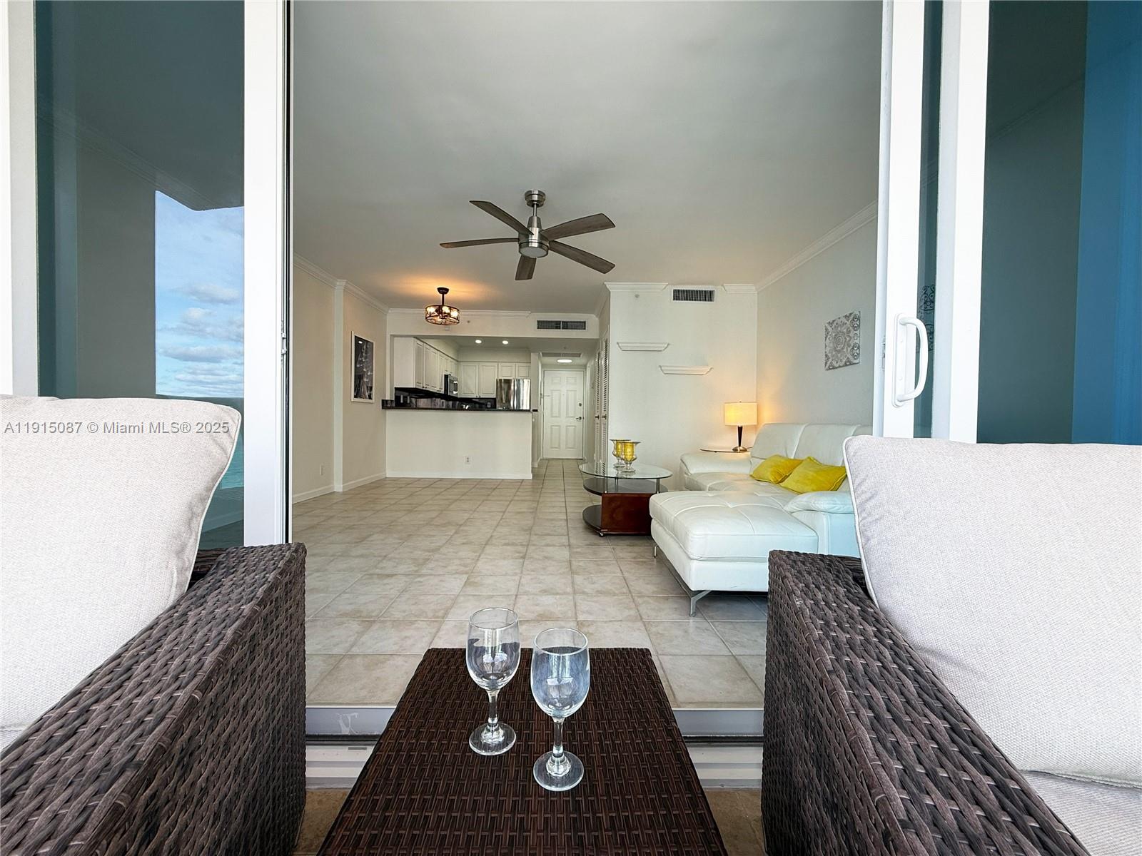 WAVE CONDO - Residential