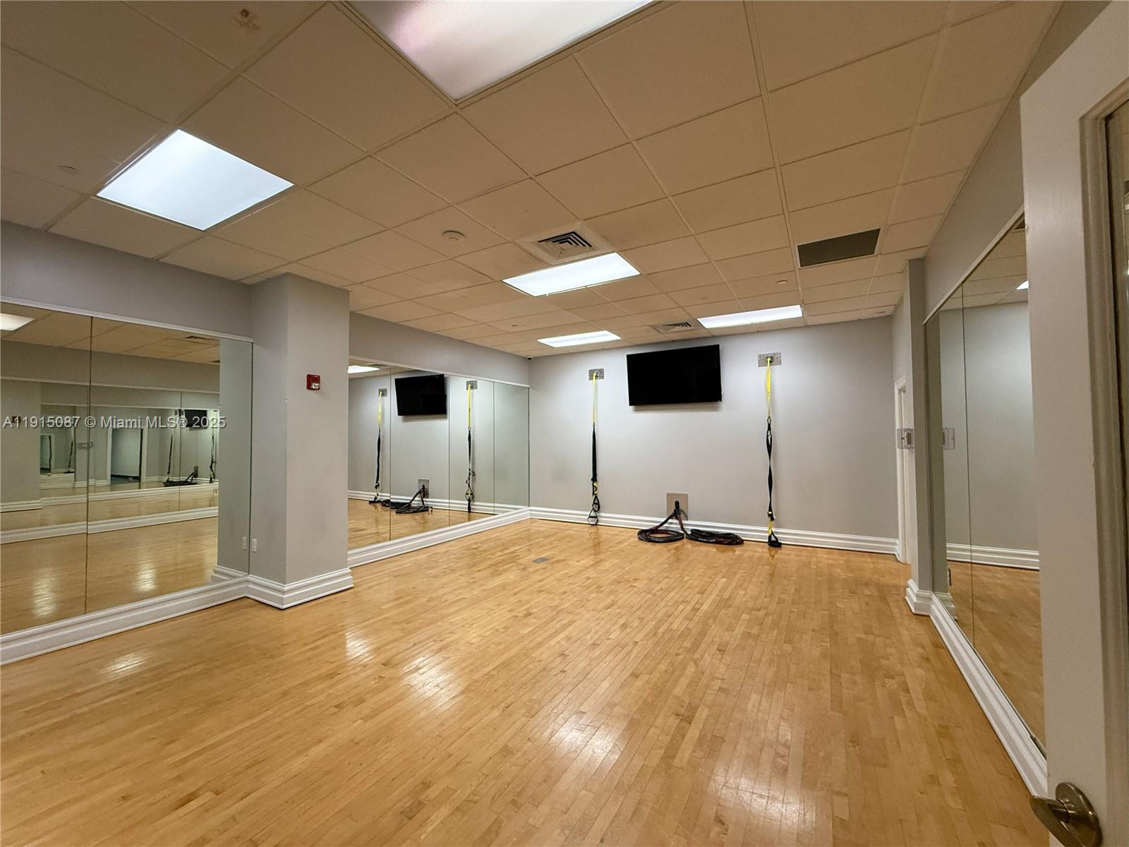 WAVE CONDO - Residential