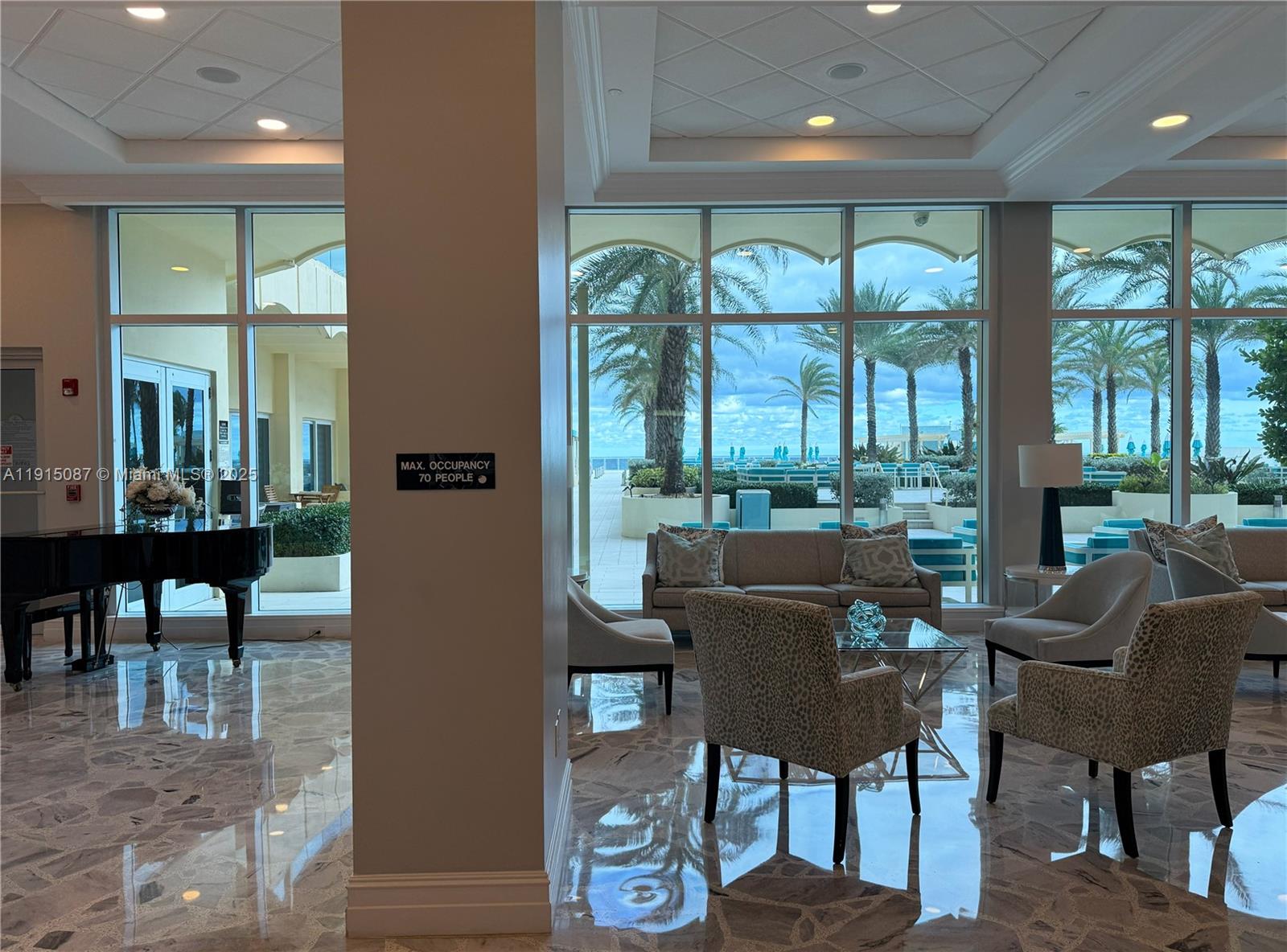 WAVE CONDO - Residential