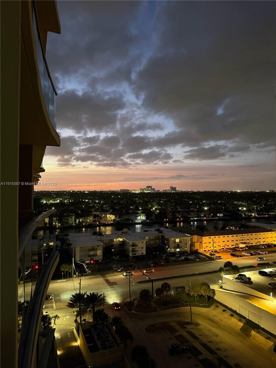 WAVE CONDO - Residential