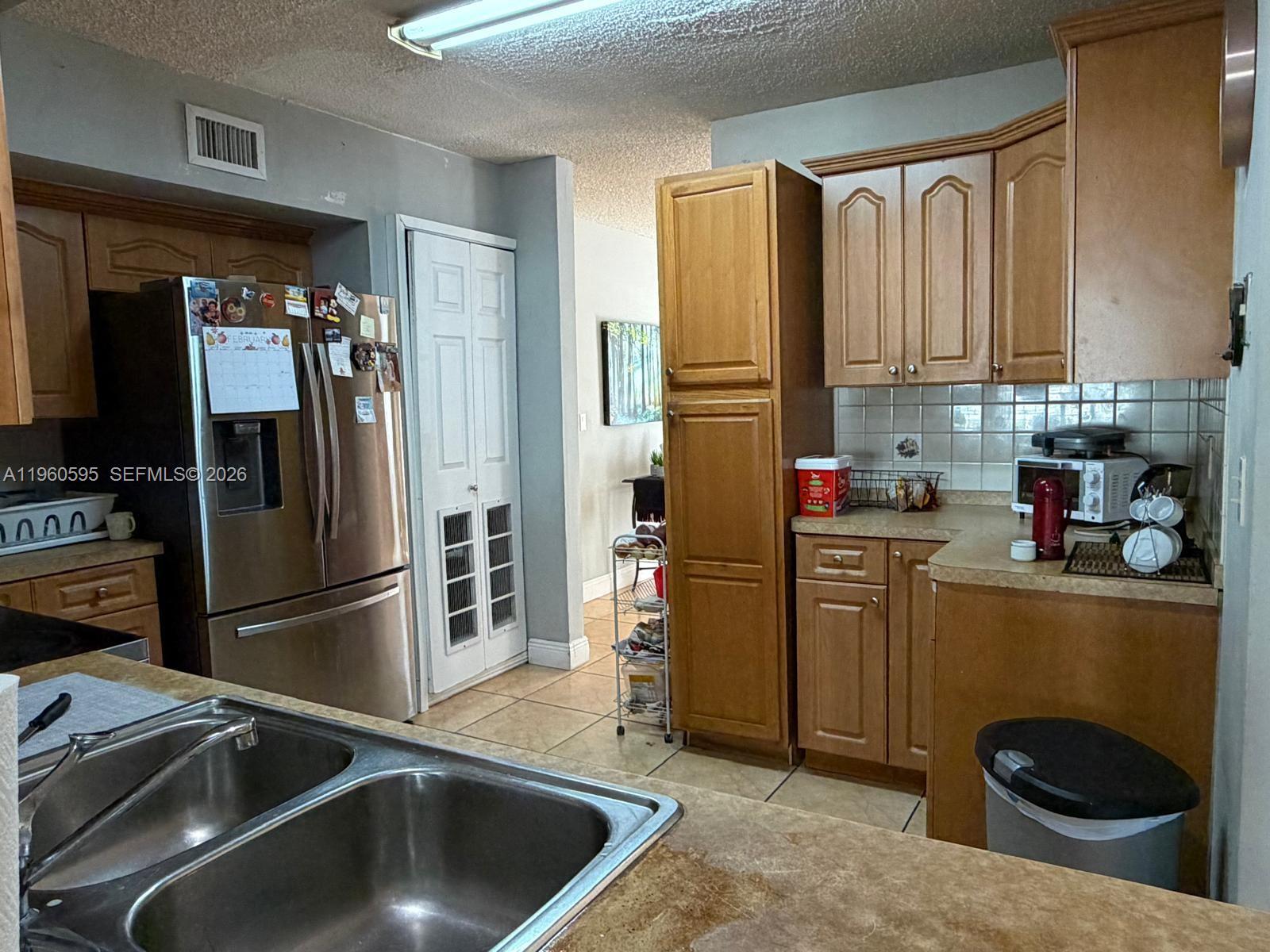 PALM SPRINGS ESTS 9TH ADD - Residential