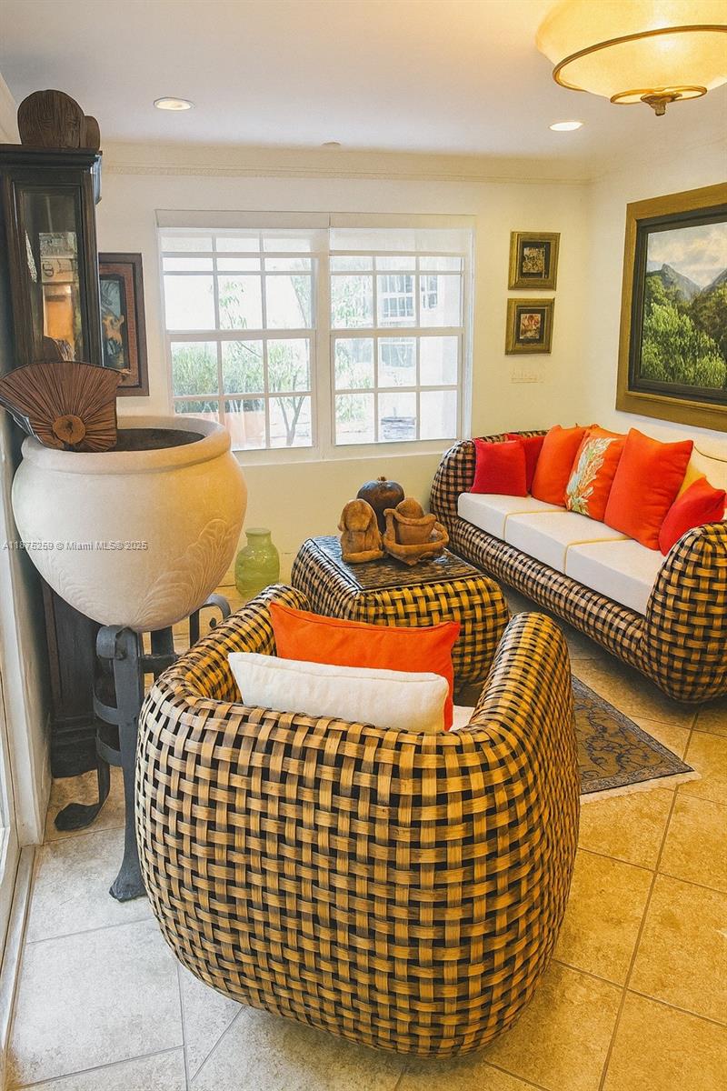 TROPICAL ISLE HOMES SUB 1 - Residential