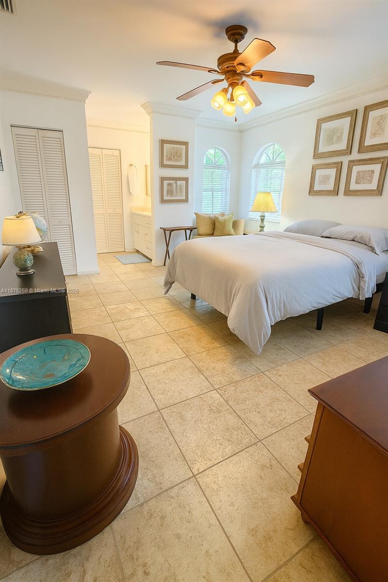 TROPICAL ISLE HOMES SUB 1 - Residential