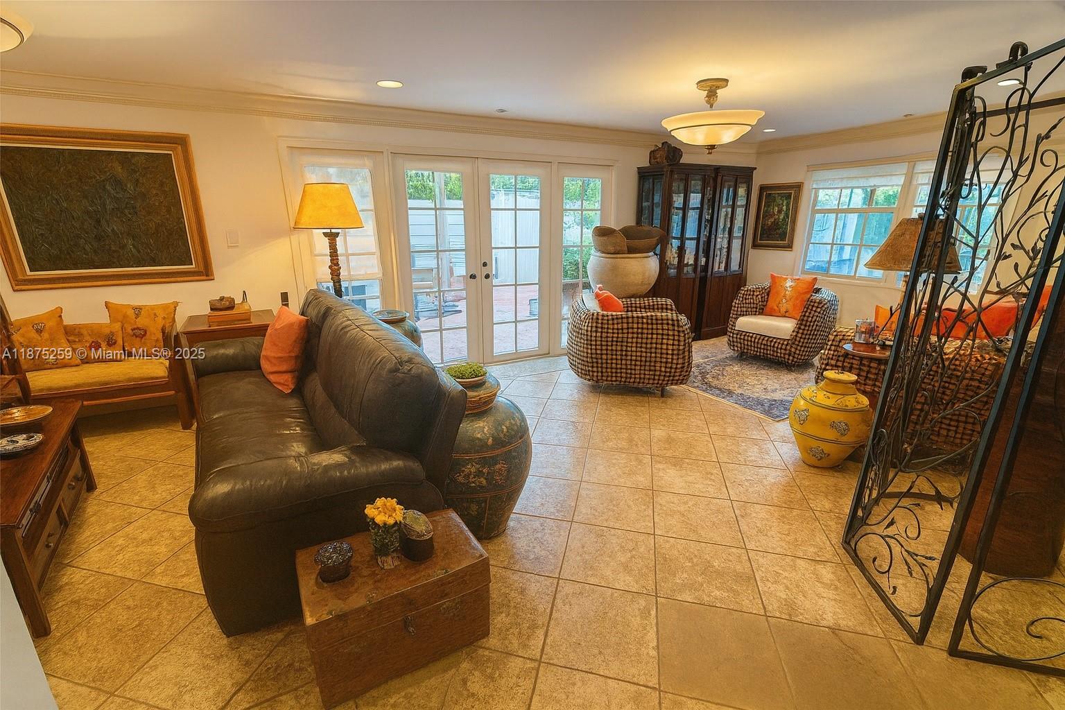 TROPICAL ISLE HOMES SUB 1 - Residential