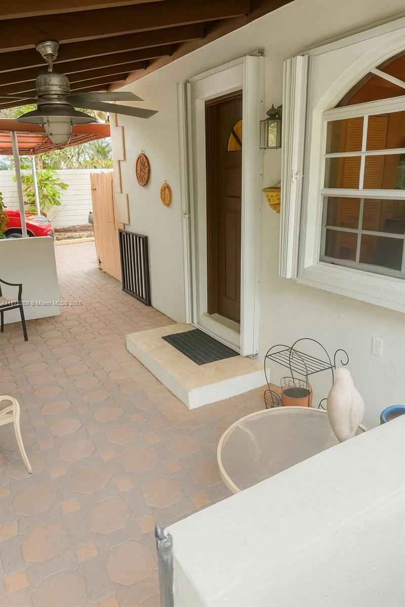 TROPICAL ISLE HOMES SUB 1 - Residential