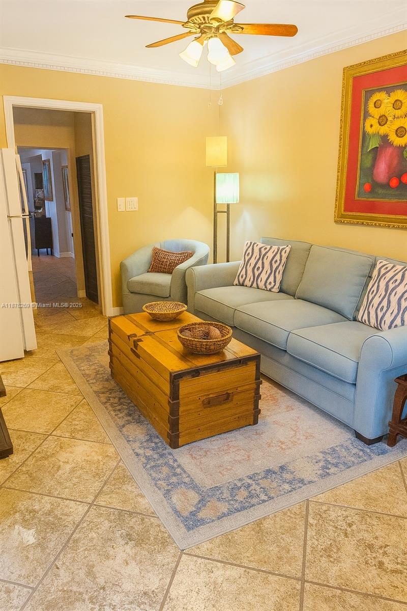 TROPICAL ISLE HOMES SUB 1 - Residential