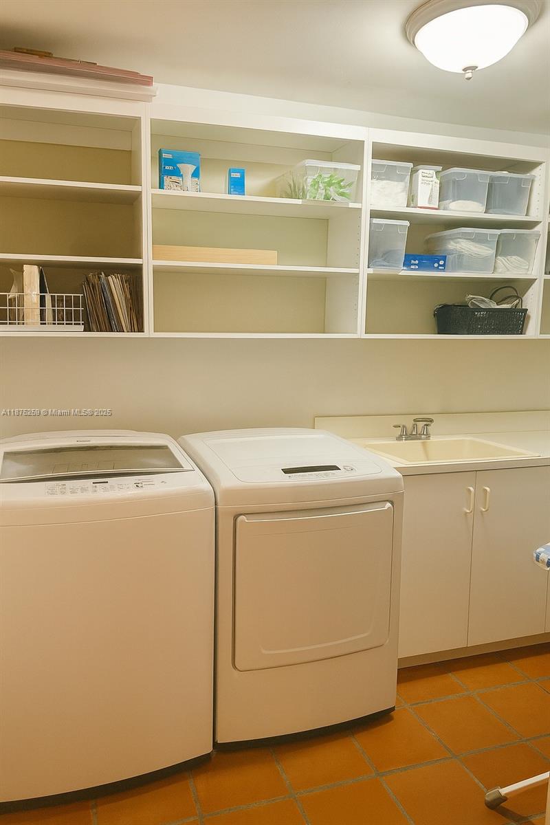 TROPICAL ISLE HOMES SUB 1 - Residential