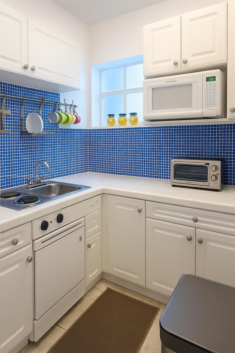 TROPICAL ISLE HOMES SUB 1 - Residential