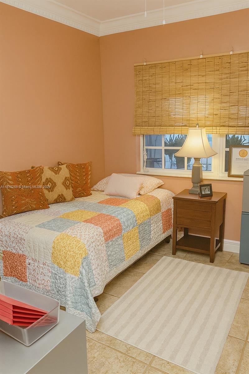 TROPICAL ISLE HOMES SUB 1 - Residential