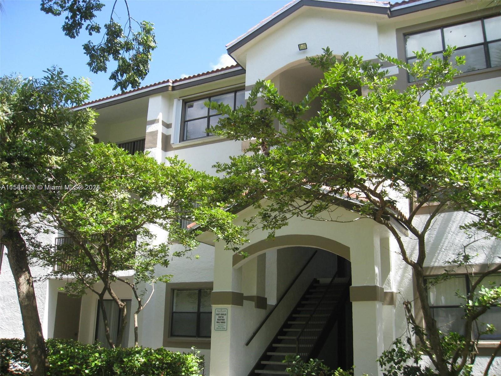 DESIRABLE 1 BEDROOM/1 BATH UNIT IN HOLLYWOOD PARC WITH BALCONY AND ADDITIONAL STORAGE *** MOVE-IN READY *** UNIT FEATURES GRANITE COUNTERTOP, SS APPLIANCES, CERAMIC FLOOR THROUGHOUT, WALK-IN CLOSET, DISHWASHER, WASHER/DRYER IN THE UNIT *** GREAT AMENITIES, COMPLEX OFFERS 2 SWIMMING POOLS, JACUZZI, TENNIS COURT AND GYM. MANAGEMENT ON SITE *** GREAT LOCATION *** CLOSE TO I-95, 595, TURNPIKE, MINUTES TO DOWNTOWN HOLLYWOOD NIGHTLIFE AND FAMOUS HOLLYWOOD BEACH BROADWALK, CLOSE TO FORT LAUDERDALE AIRPORT & HARD ROCK CASINO *** SEE BROKER REMARKS FOR SHOWING INSTRUCTIONS *** NO PETS ***