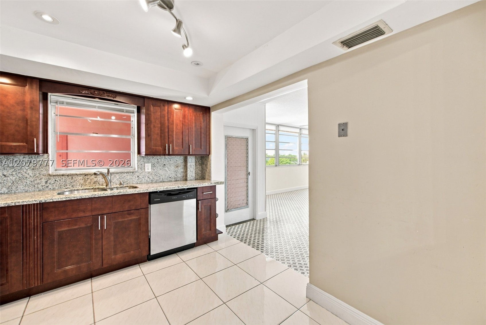 200 NE 12th Ave 1D