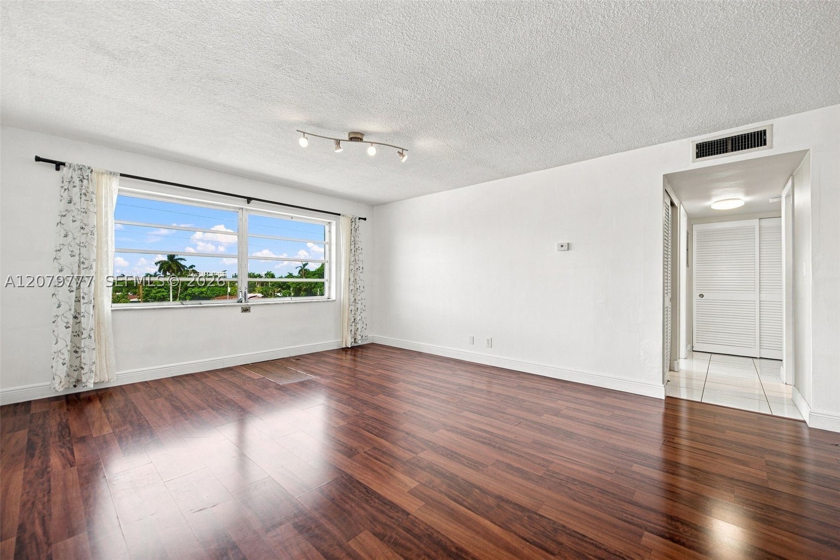 200 NE 12th Ave 1D