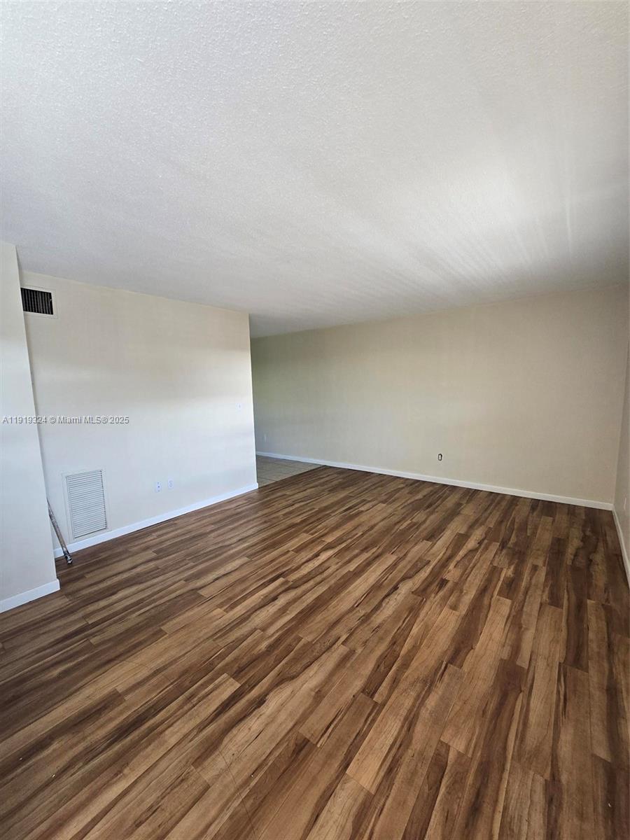 BOULEVARD HEIGHTS SEC 8 - Residential Lease