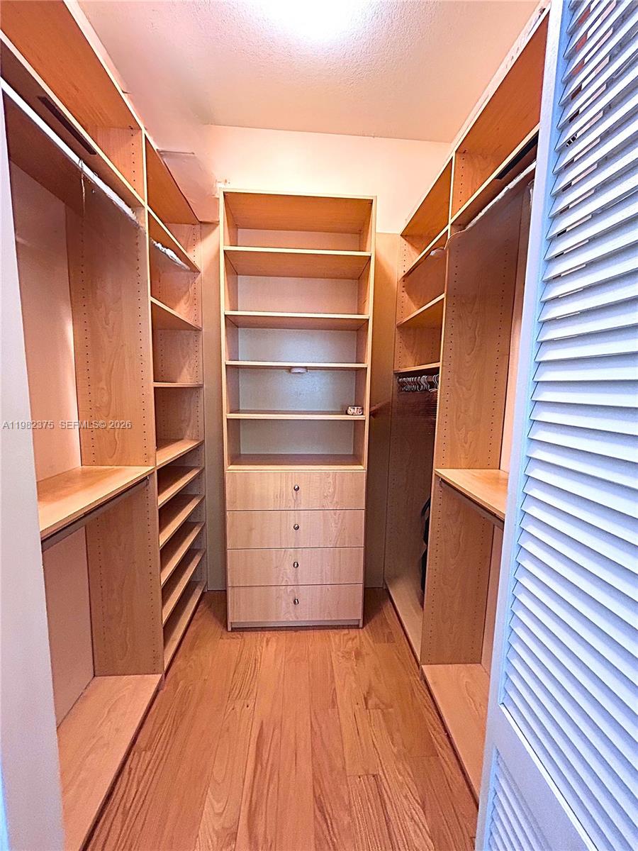 THE PONCE TOWER CONDO - Residential Lease