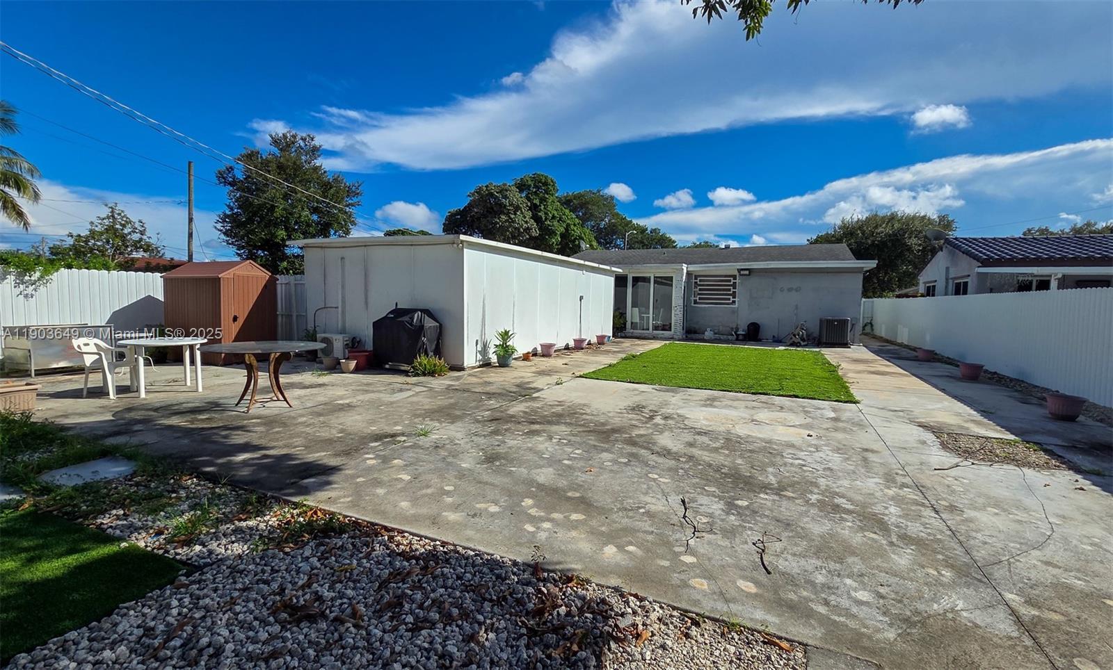 GLADYS PARK - Residential