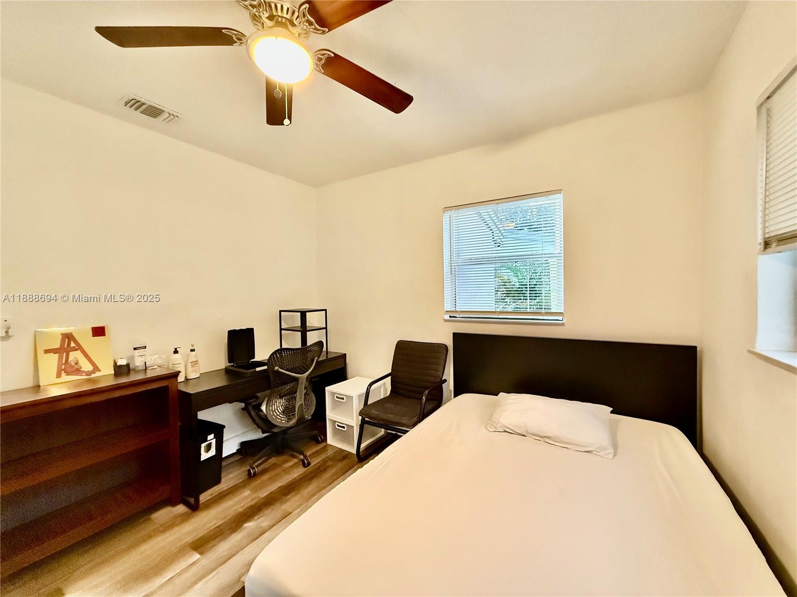 SUNSET LAKE PARK - Residential Lease