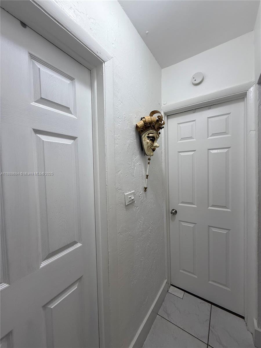 SUNSET LAKE PARK - Residential Lease