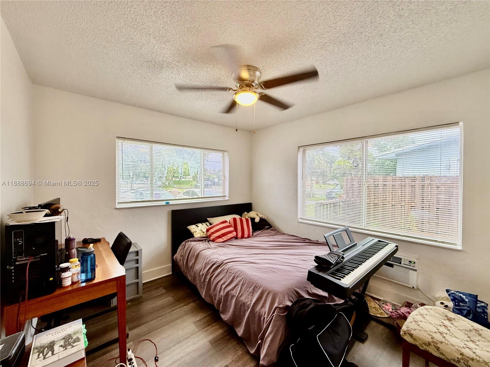SUNSET LAKE PARK - Residential Lease