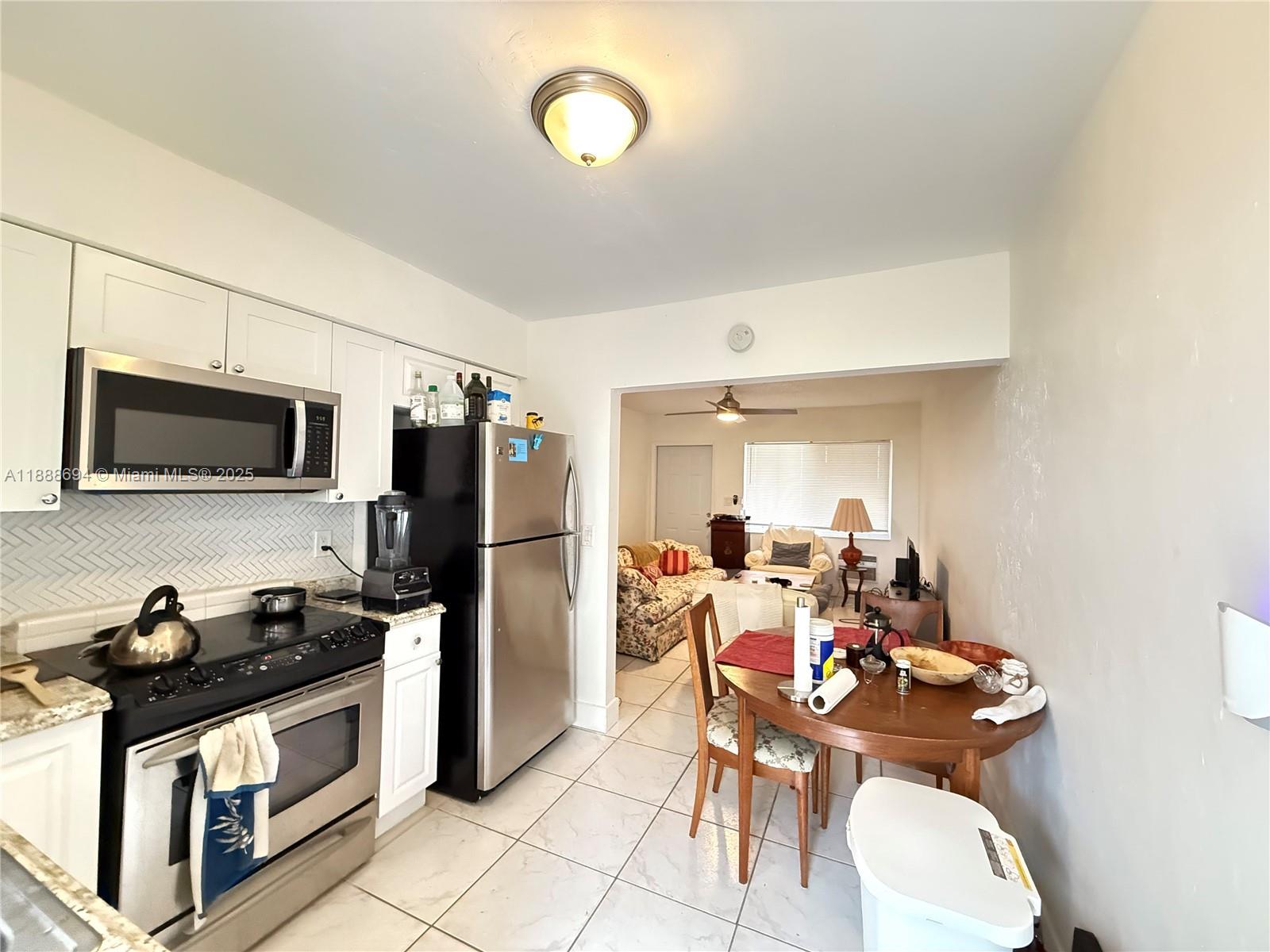 SUNSET LAKE PARK - Residential Lease