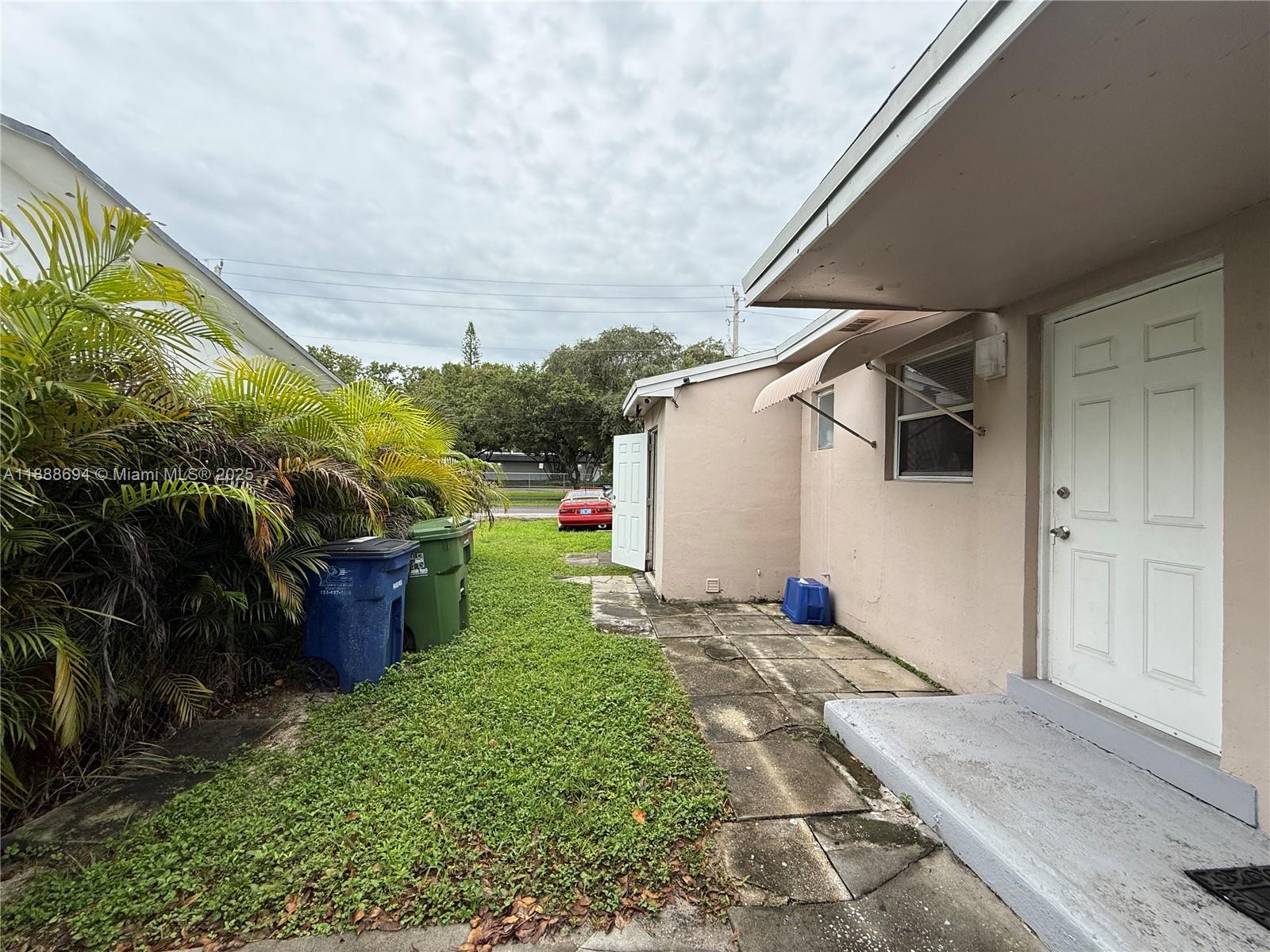 SUNSET LAKE PARK - Residential Lease