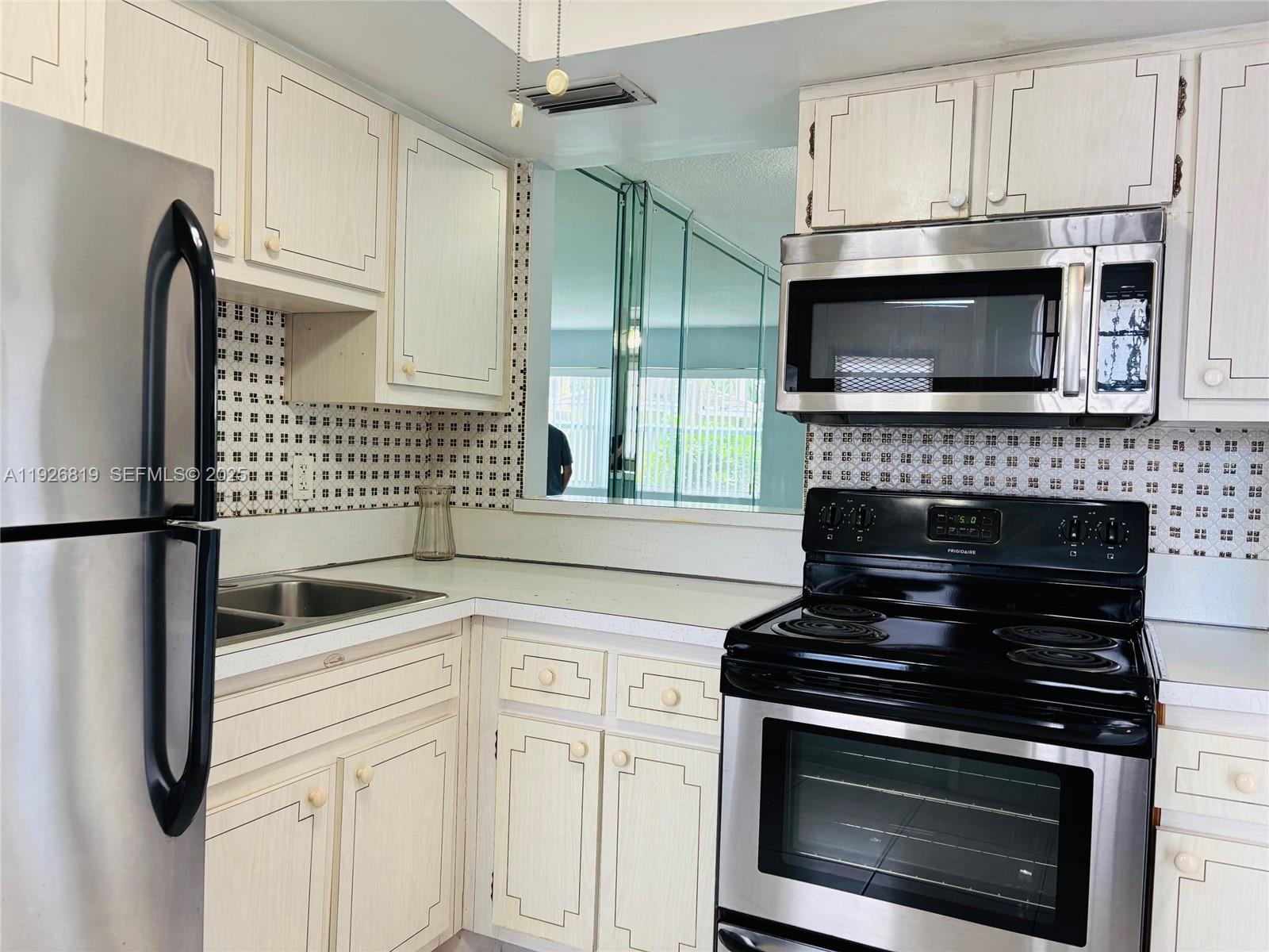 APRIL MIST CONDO - Residential