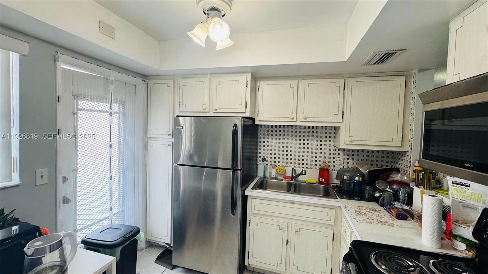 APRIL MIST CONDO - Residential