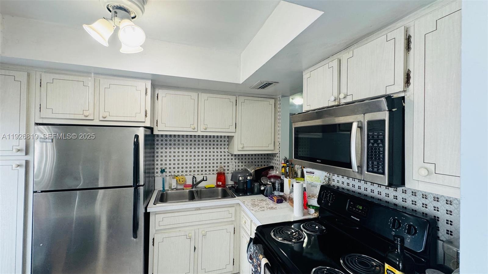 APRIL MIST CONDO - Residential