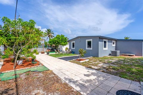 Tiny photo for 255 NE 41st Ct, Deerfield Beach, FL 33064 (MLS # A12027762)