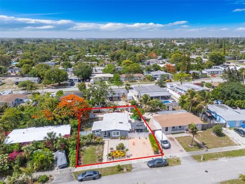 Tiny photo for 255 NE 41st Ct, Deerfield Beach, FL 33064 (MLS # A12027762)